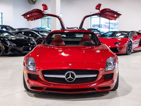 Used 2012 Mercedes-Benz SLS AMG Coupe image 11
