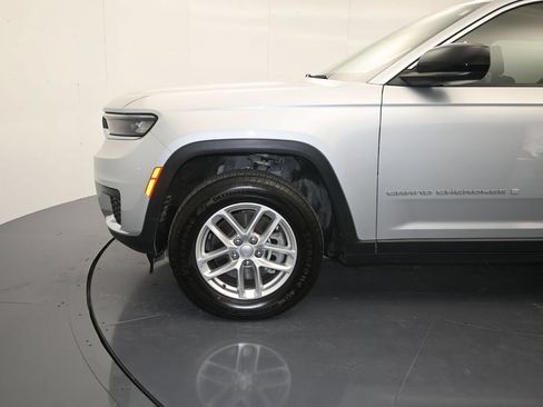 Used 2024 Jeep Grand Cherokee L Laredo RWD image 9