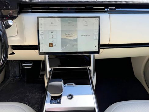 New 2026 Land Rover Range Rover SE AWD/4WD image 17