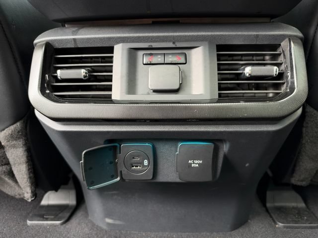 Used 2023 Ford F150 Lightning Platinum AWD/4WD image 22