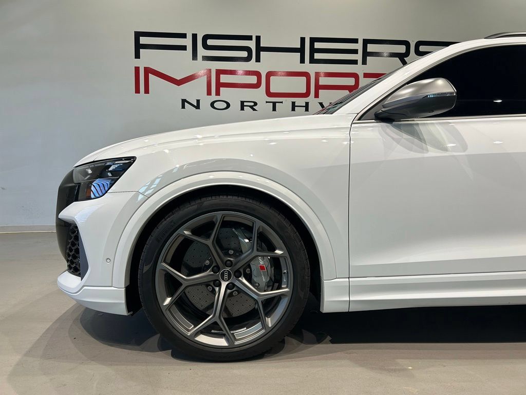 Used 2025 Audi RS Q8 performance AWD/4WD image 3