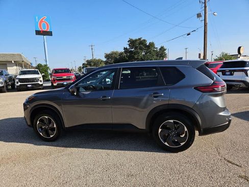 Used 2025 Nissan Rogue SV FWD image 5