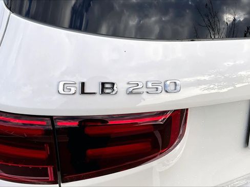 New 2026 Mercedes-Benz GLB 250 4MATIC image 15