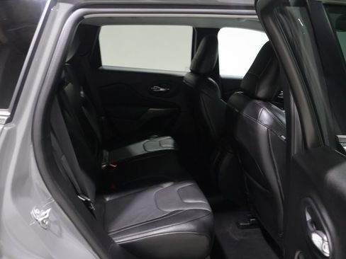 Used 2021 Jeep Cherokee Latitude Lux w/ Comfort/Convenience Group AWD/4WD image 20