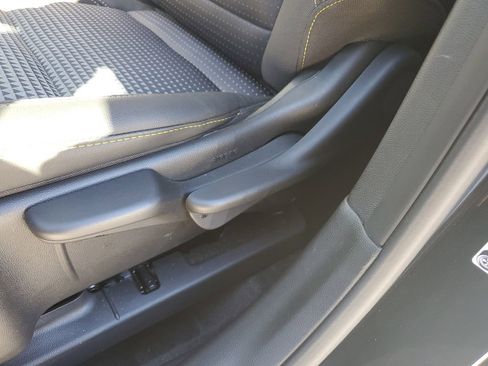 Used 2025 Chevrolet Trax LT image 21