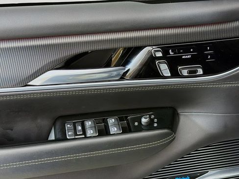 Used 2022 Jeep Grand Wagoneer Series II w/ Quick Order Packagew 28T AWD/4WD image 36
