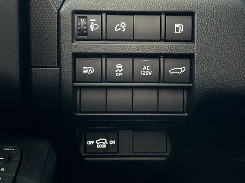 Certified 2025 Toyota 4Runner Limited image 33