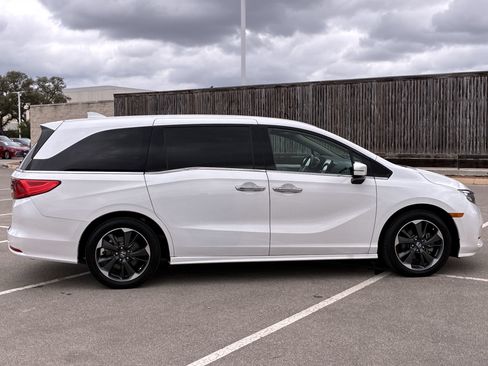 Used 2024 Honda Odyssey Elite image 7