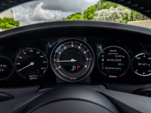 Used 2022 Porsche 911 Carrera image 17