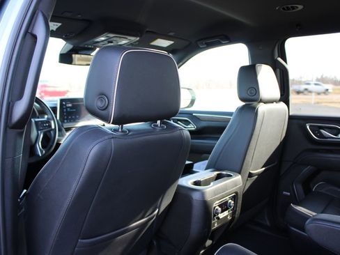 Used 2023 Chevrolet Suburban Premier image 28