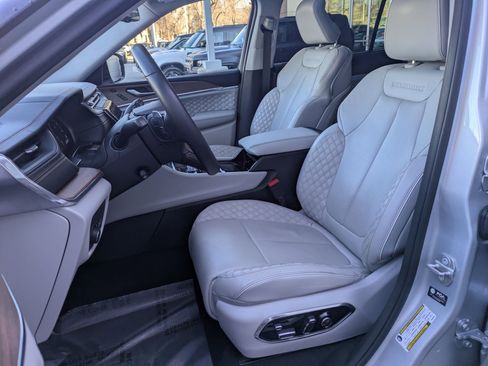 Used 2022 Jeep Grand Cherokee L Summit w/ Advanced Protech Group IV image 26