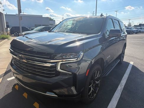 Used 2021 Chevrolet Tahoe LT w/ LT Signature Package AWD/4WD image 3