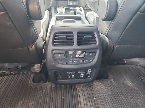 Used 2020 Honda Pilot Touring image 32