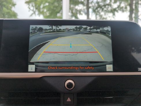 Certified 2023 Toyota Crown AWD/4WD image 25