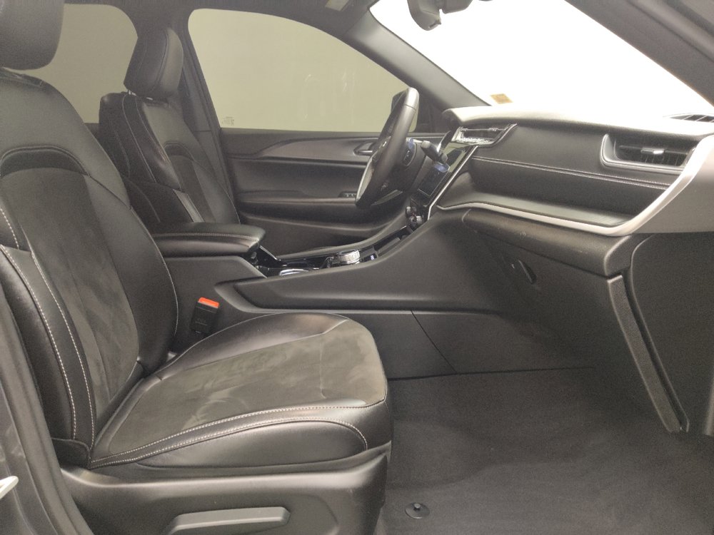 Used 2023 Jeep Grand Cherokee Altitude AWD/4WD image 21