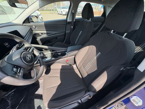Used 2025 Hyundai Elantra SEL image 37