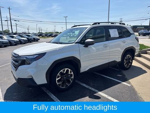 Used 2025 Subaru Forester Premium AWD/4WD image 7