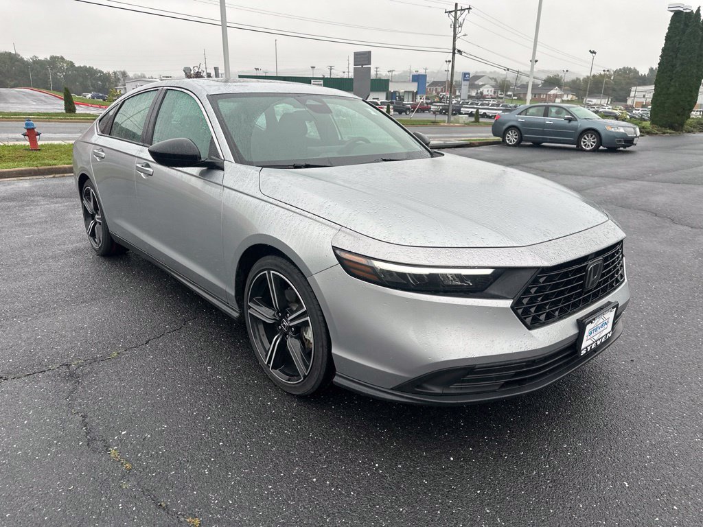 Used 2024 Honda Accord Sport image 1