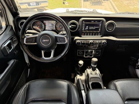 Used 2020 Jeep Wrangler Unlimited Sahara AWD/4WD image 14