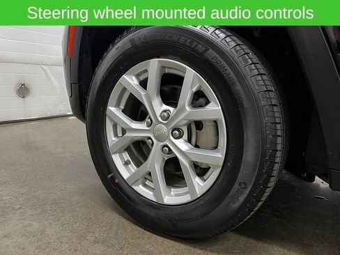 Used 2023 Jeep Grand Cherokee Limited AWD/4WD image 11
