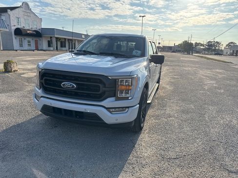 Used 2021 Ford F150 XLT w/ Equipment Group 302A High image 4
