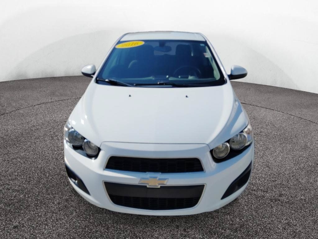 Used 2016 Chevrolet Sonic LT FWD image 2
