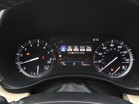 Used 2020 Toyota Highlander XLE FWD image 13