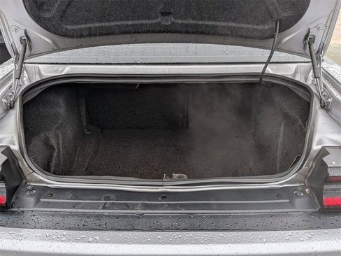 Used 2018 Dodge Challenger R/T image 25