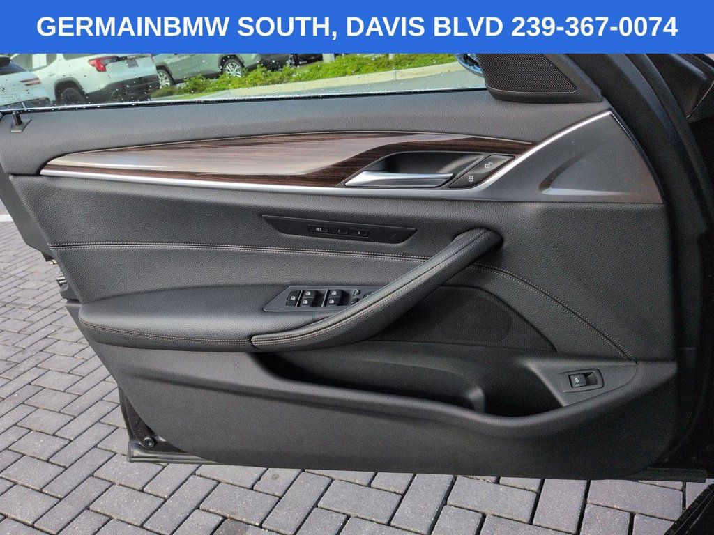 Used 2018 BMW 530i xDrive AWD/4WD image 30