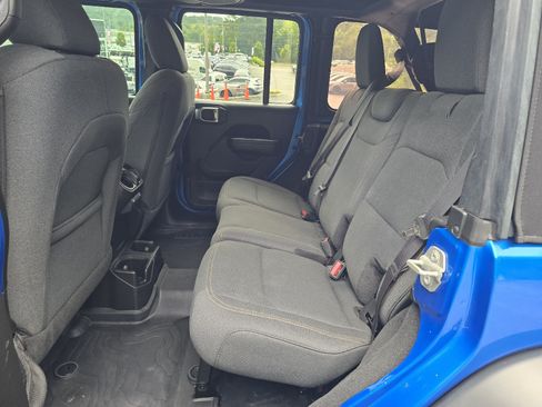 Used 2024 Jeep Wrangler Unlimited Sport AWD/4WD image 11