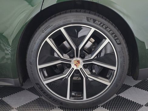 Certified 2025 Porsche Panamera 4 image 36