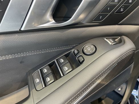 Used 2022 BMW X5 xDrive45e w/ M Sport Package image 16