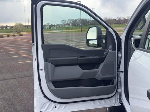 New 2026 Ford F550 4x4 Crew Cab Super Duty image 4