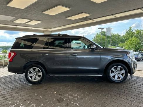 Used 2020 Ford Expedition XLT w/ Equipment Group 202A AWD/4WD image 4
