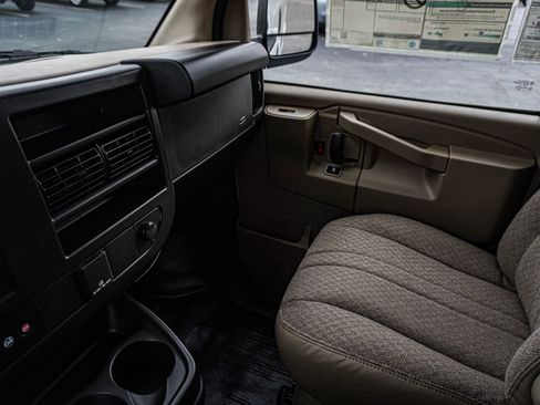 New 2025 Chevrolet Express 2500 image 31