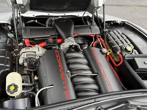 Used 2002 Chevrolet Corvette Convertible w/ Preferred Equipment Group2 RWD image 3