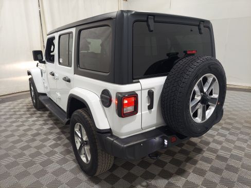 Used 2023 Jeep Wrangler Unlimited Sahara w/ Cold Weather Group AWD/4WD image 2