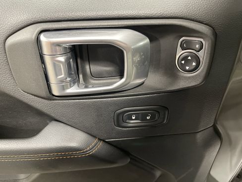 Used 2021 Jeep Gladiator Mojave image 10