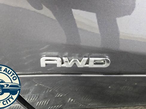 Used 2021 Toyota Highlander XLE image 30