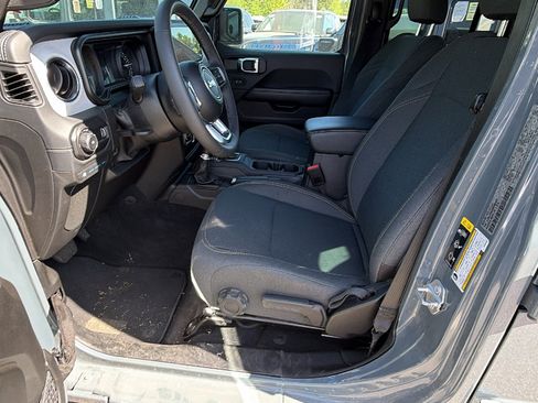 Used 2025 Jeep Wrangler Sahara w/ Safety Group image 16