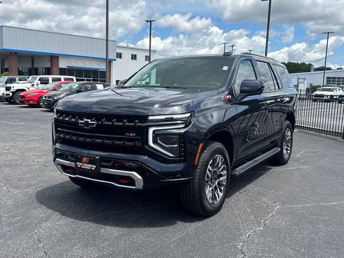 Used 2025 Chevrolet Tahoe Z71 AWD/4WD image 2