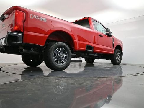 New 2025 Ford F350 XLT w/ FX4 Off-Road Package image 31