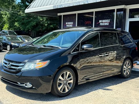 Used 2016 Honda Odyssey Touring image 3
