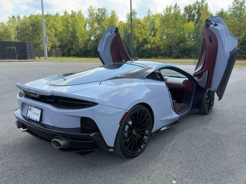 Used 2020 McLaren GT RWD image 3