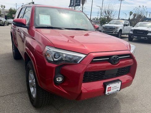 Used 2022 Toyota 4Runner SR5 Premium AWD/4WD image 3
