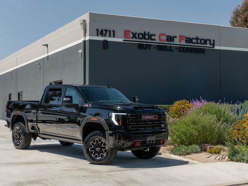 Used 2026 GMC Sierra 2500 AT4X AWD/4WD image 1