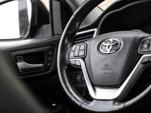 Used 2017 Toyota Highlander Limited Platinum FWD image 22