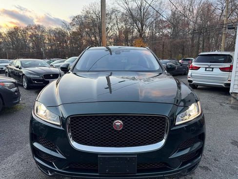 Used 2017 Jaguar F-PACE Premium image 2