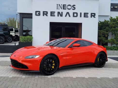 Used 2023 Aston Martin V8 Vantage Coupe RWD image 2