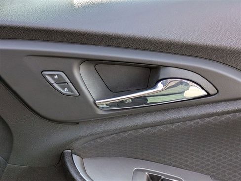 Used 2023 Chevrolet Malibu LT image 38